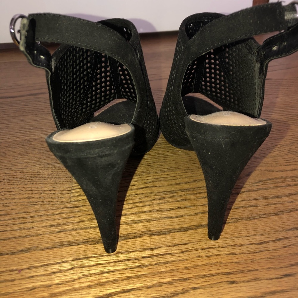 Shoes - Picture 4 of 4